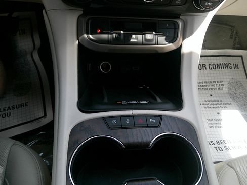 Used 2020 GMC Acadia Denali image 41