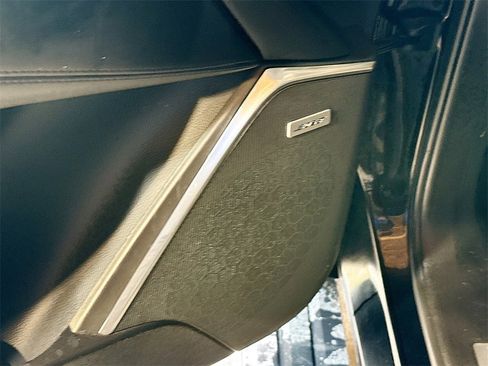 Used 2018 Cadillac Escalade Premium Luxury image 20