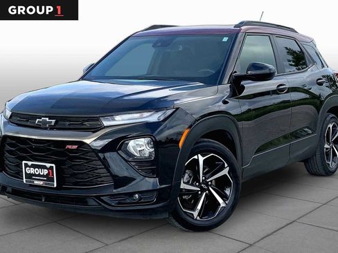 Used 2022 Chevrolet TrailBlazer RS w/ Sun and Liftgate Package FWD image 1