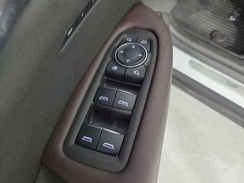 Certified 2024 Cadillac XT6 Premium Luxury w/ LPO, Floor Liner Package AWD/4WD image 22