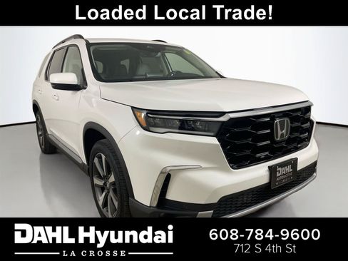 Used 2024 Honda Pilot Touring image 1