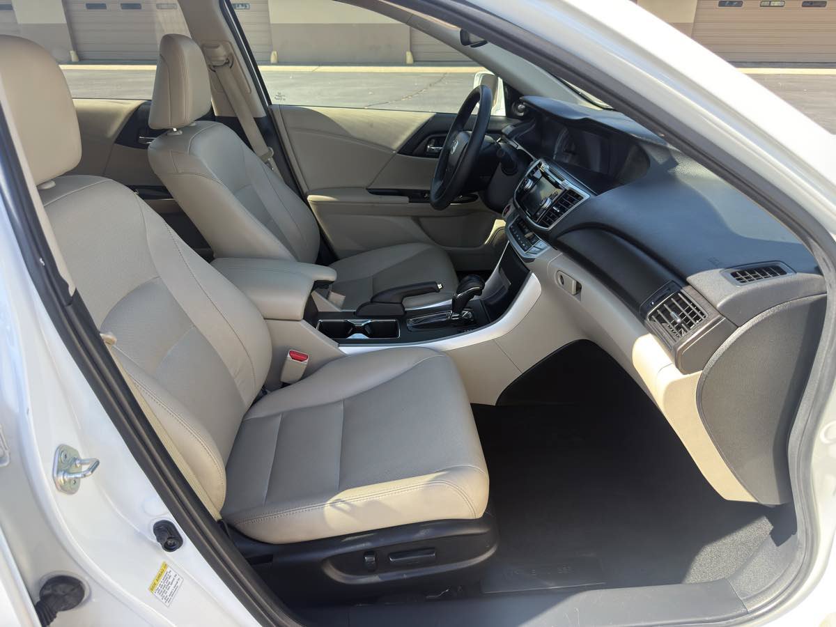 Used 2015 Honda Accord EX-L image 19