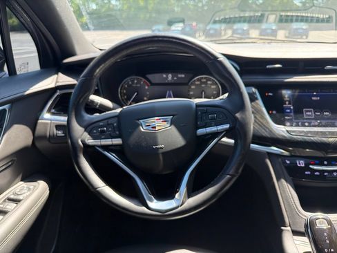 Used 2020 Cadillac XT6 Premium Luxury w/ LPO, Floor Liner Package FWD image 13
