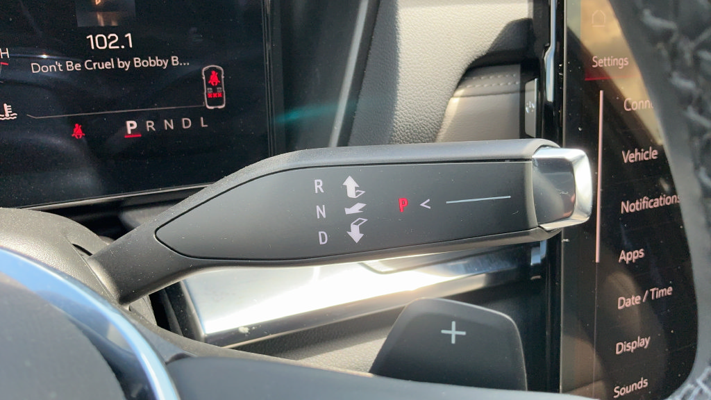 Used 2025 GMC Terrain Elevation w/ Elevation Premium Package FWD image 15