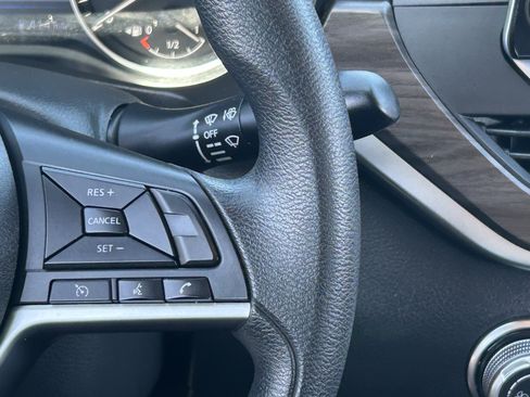 Used 2024 Nissan Altima 2.5 SV FWD image 33
