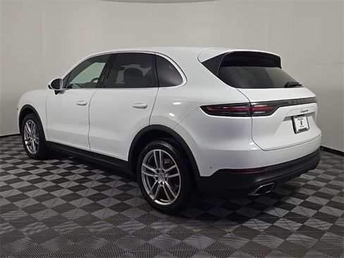 Certified 2022 Porsche Cayenne image 3