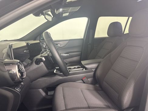 Used 2026 Chevrolet Equinox LT FWD image 8
