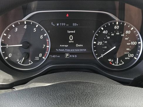Used 2022 Nissan Titan SV RWD image 22