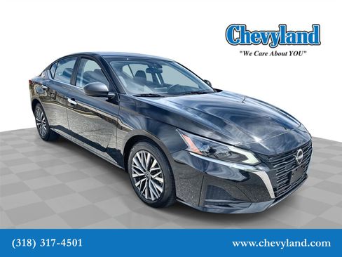 Used 2025 Nissan Altima 2.5 SV image 1