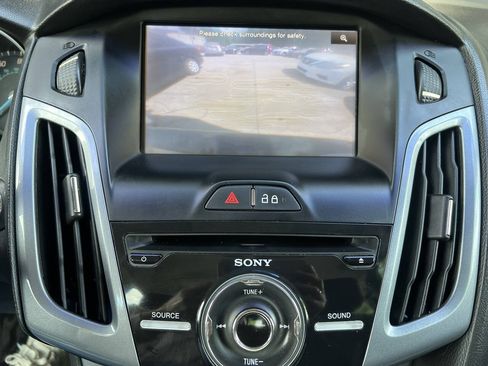 Used 2013 Ford Focus Titanium FWD image 18