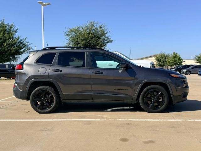 Used 2018 Jeep Cherokee Limited w/ Luxury Group FWD image 14