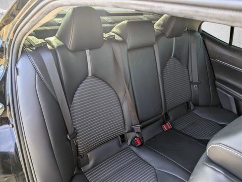 Used 2020 Toyota Camry SE image 16