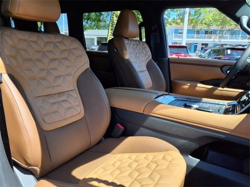 New 2025 Nissan Armada Platinum Reserve image 36