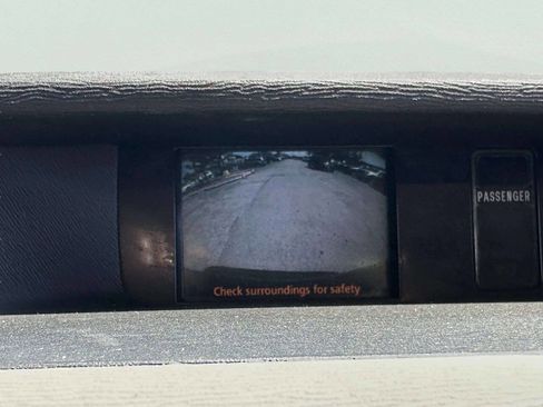 Used 2011 Toyota Sienna LE FWD image 30