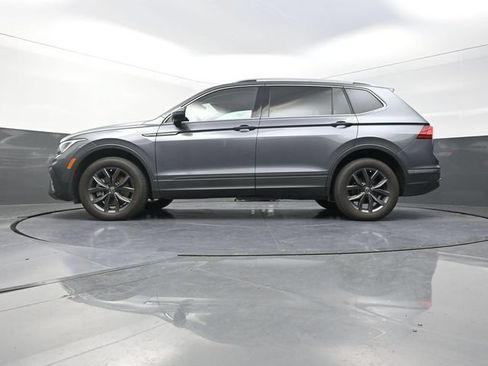 Used 2024 Volkswagen Tiguan SE AWD/4WD image 34