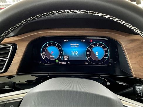 New 2026 Volkswagen Atlas SE image 24