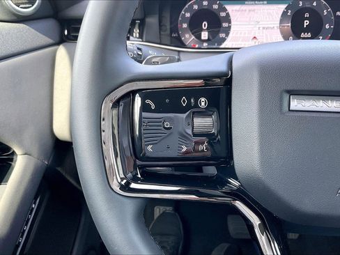 Used 2025 Land Rover Range Rover Evoque S image 21