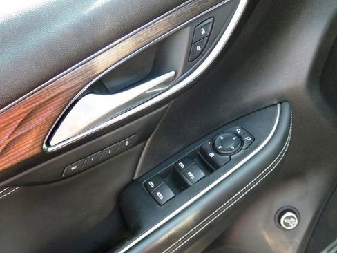 Used 2022 Buick Envision Avenir w/ Technology Package II image 16