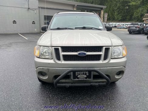 Used 2003 Ford Explorer Sport Trac XLS RWD image 2