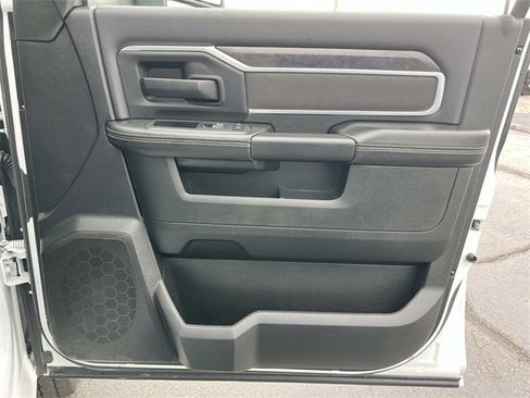 Used 2024 RAM 3500 Big Horn image 27