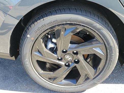 Used 2026 Hyundai Elantra Sport FWD image 5