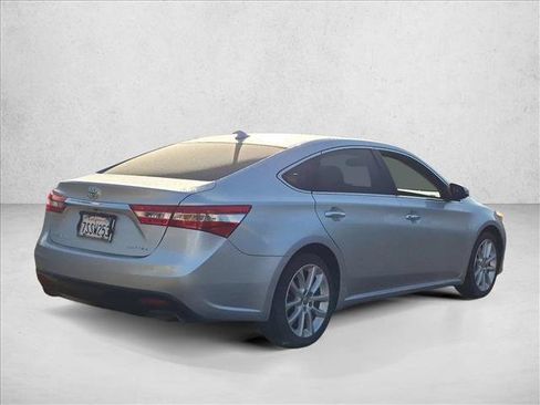 Used 2014 Toyota Avalon Limited FWD image 4