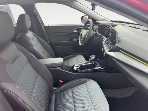 Used 2026 Chevrolet Trax LT image 15