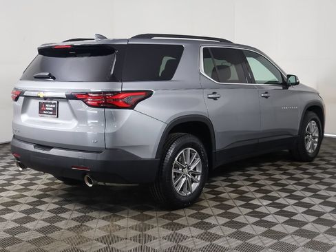 Used 2023 Chevrolet Traverse LT FWD image 10