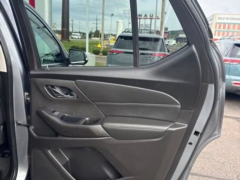 Used 2021 Chevrolet Traverse LT AWD/4WD image 21