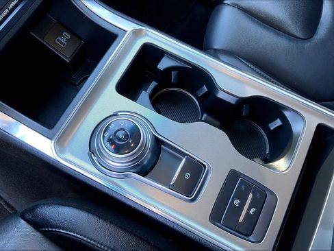 Used 2022 Ford Edge Titanium image 15