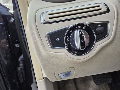 Used 2015 Mercedes-Benz C 300 4MATIC Sedan w/ Multimedia Package image 36