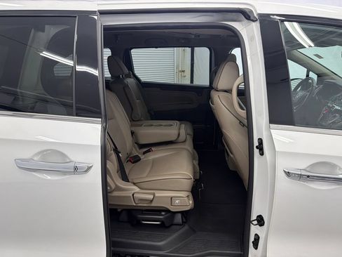 Used 2024 Honda Odyssey Elite image 17