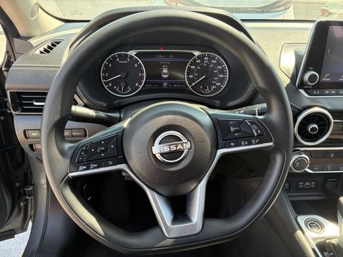 Used 2025 Nissan Sentra SV FWD image 25