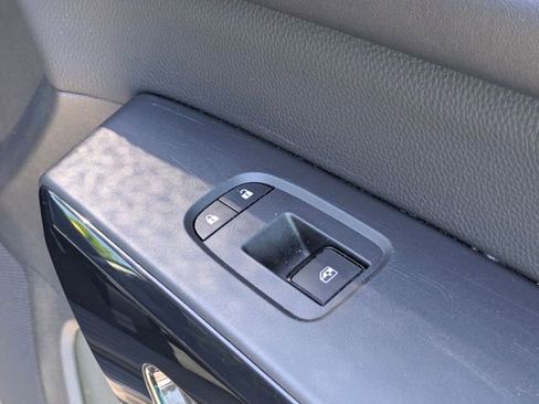 Used 2025 Nissan Pathfinder SV AWD/4WD image 31