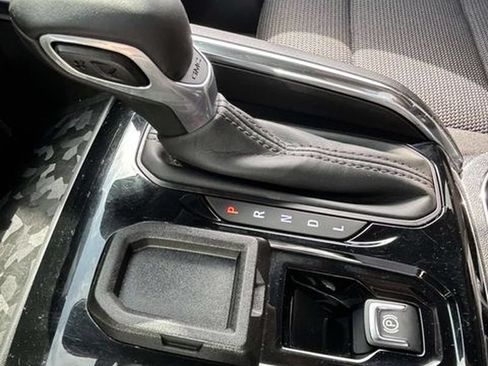 Used 2025 GMC Canyon Elevation w/ Convenience Package RWD image 18