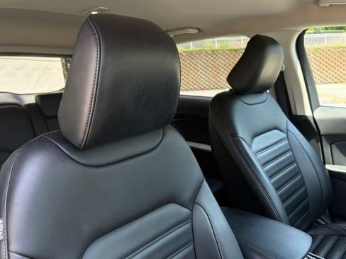Used 2020 Ford Edge SEL w/ Convenience Package AWD/4WD image 29
