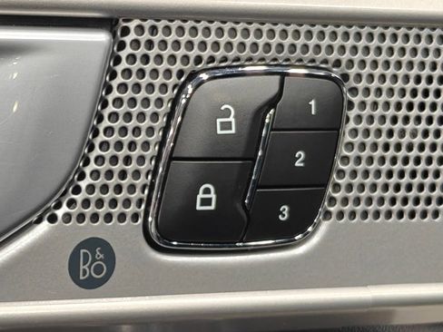 Used 2023 Ford Explorer Limited w/ Equipment Group 301A AWD/4WD image 71