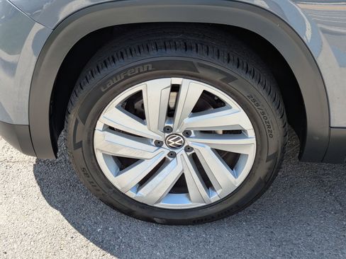 Used 2020 Volkswagen Atlas Cross Sport SE w/ Towing Package AWD/4WD image 13