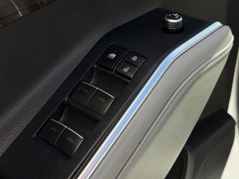 Used 2022 Toyota Highlander Platinum AWD/4WD image 11