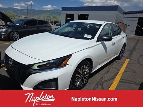 Used 2025 Nissan Altima 2.5 SV FWD image 1