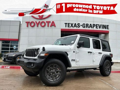 Used 2025 Jeep Wrangler Unlimited Sport AWD/4WD image 1