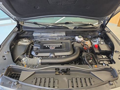 Used 2025 Cadillac XT4 Premium Luxury FWD image 28