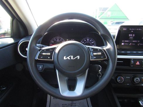 Used 2022 Kia Forte LXS w/ LXS Technology Package FWD image 10