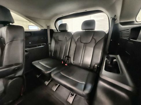 Used 2023 Kia Sorento EX image 25