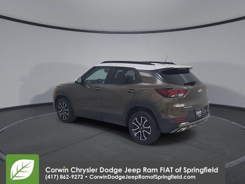 Used 2021 Chevrolet TrailBlazer ACTIV w/ Technology Package FWD image 11