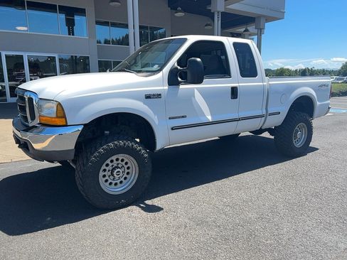 Used 1999 Ford F250 XLT AWD/4WD image 1