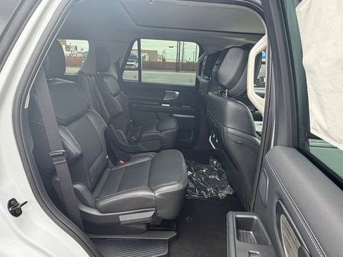 New 2026 Ford Expedition Platinum AWD/4WD image 8