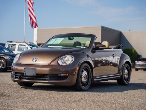 Used 2014 Volkswagen Beetle 1.8T FWD image 7