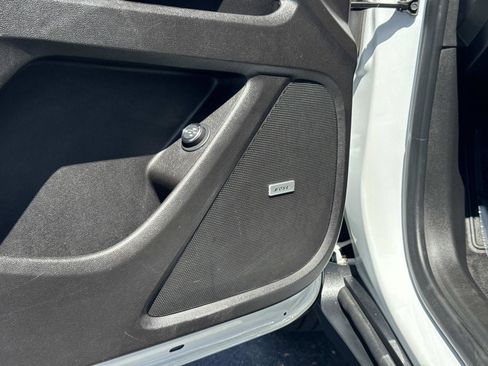 Used 2019 Chevrolet Traverse LT w/ LT Premium Package FWD image 20