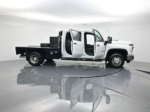 Used 2024 Chevrolet Silverado 3500 W/T image 48